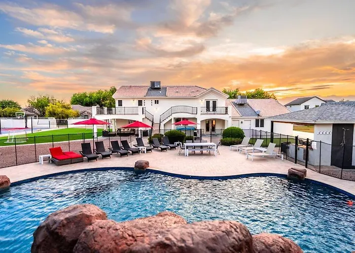 Holiday home Lefairview Chateau- Pickleball Heated Pool Jacuzzi